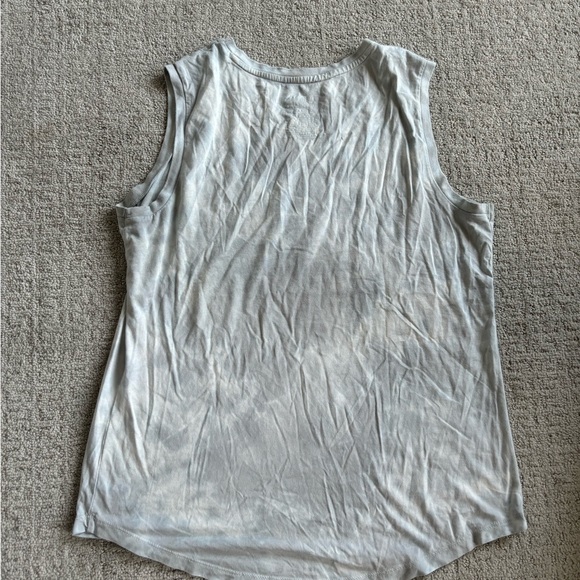 Light gray tie dye tank top - Picture 2 of 3